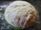 vit kladdkaka med hallon