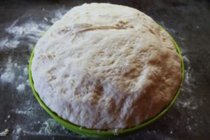 vit kladdkaka med hallon